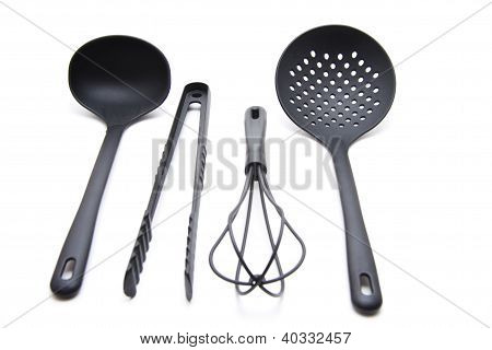 Černá Kitchenutensils na vaření