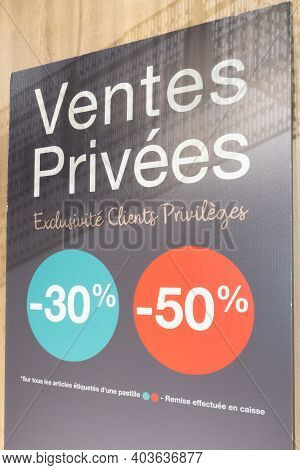 Bordeaux , Aquitaine  France - 01 10 2021 : Private Sales Sign French 30% 50% Text In France Ventes 