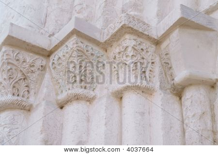 Decoración en piedra blanco