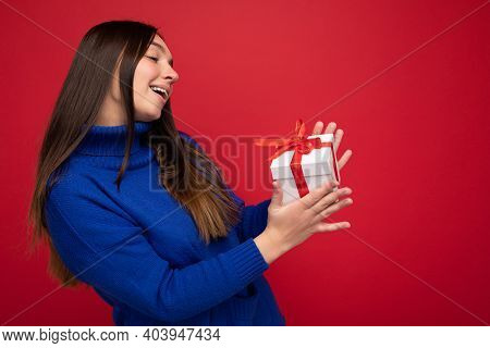 Beautiful Happy Young Brunette Woman Isolated Over Colourful Background Wall Wearing Stylish Casual 