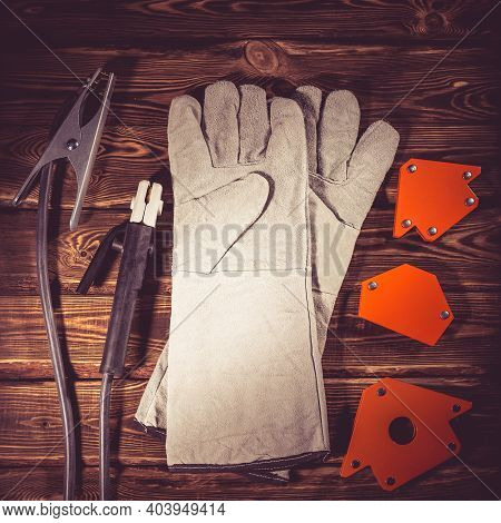 Welding Wires, Electrode Holder And Earth Terminal, White Leather Welding Gloves, Magnetic Welding C