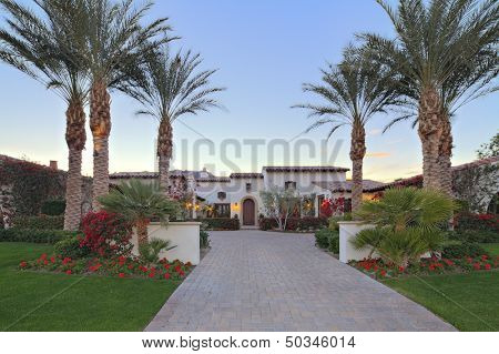 Front entrance fa\x8Dade of luxury villa