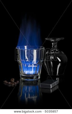 Sambuca เผาผ่านดำ