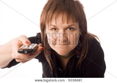 电视遥控器的女人