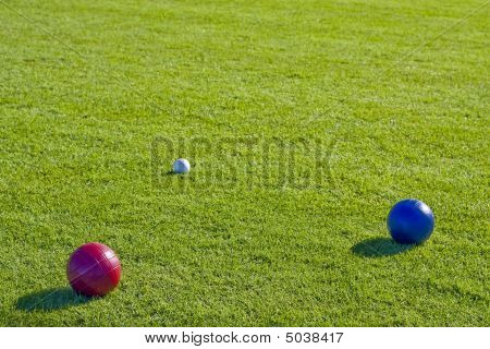 Punainen ja sininen Bocce palloja