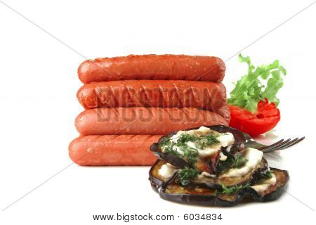 Salsichas de carne grelhada em branco