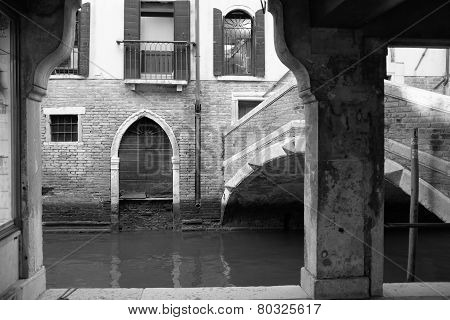 Bridge e canal in Venice
