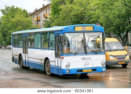 Mercedes-benz O307
