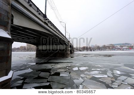 Novospassky Bridge
