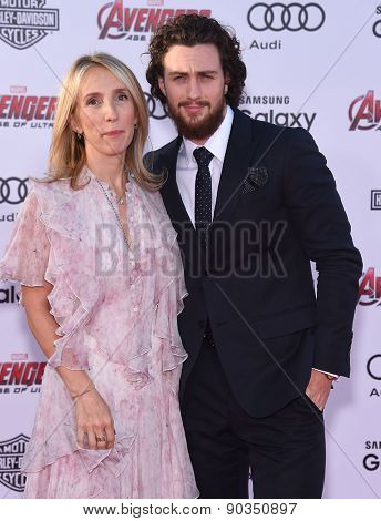 LOS ANGELES - APR 14:  Aaron Taylor-Johnson & Sam Taylor-Johnson arrives to the Marvel's 