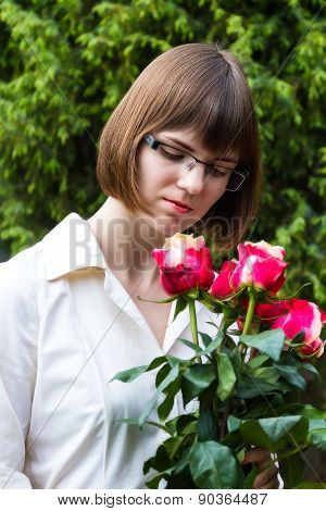 Young Wooman With Roses