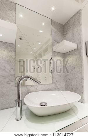 bathroom lavatory