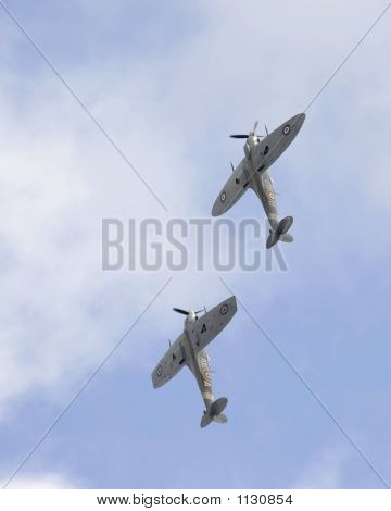 Spitfiresclimbing