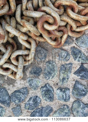 Boat Chain On The Cobbles