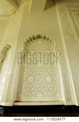 Wall finish with geometric pattern at Sultan Ismail Airport Mosque