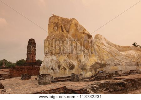Asia Thailand Ayuthaya Wat Lokaya Sutha