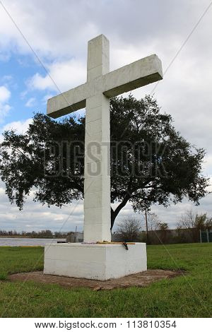 Cross at Port Neches Park