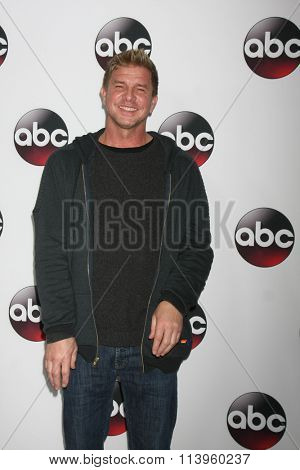 LOS ANGELES - JAN 9:  Kenny Johnson at the Disney ABC TV 2016 TCA Party at the The Langham Huntington Hotel on January 9, 2016 in Pasadena, CA