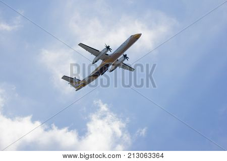 Hs-dqe Bombardier Q400 Nextgen Of Nokair.