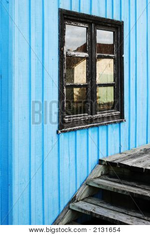 Blue Beach Hut