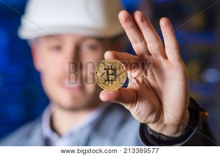 miner bitcoin cryptocurrency farm mining virtual money