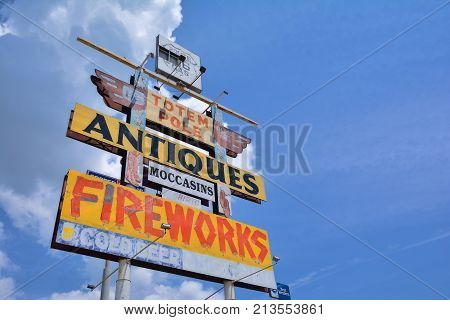 Totem Pole Trading Post Sign In Rolla.