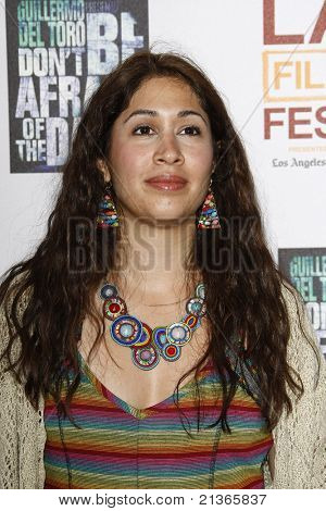 LOS ANGELES, CA - JUN 26: Saba Riaza na premiéře 