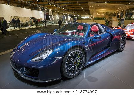 Porsche 918 Spyder Sports Car