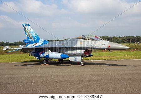 General Dynamics F-16 Fighting Falcon Fighter Jet Aircraft