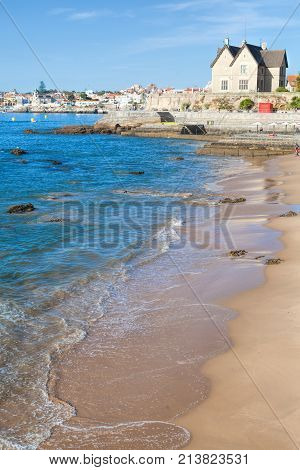 CASCAIS PORTUGAL - SEPTEMBER 24 . 2017 . View of a beach in the touristic village