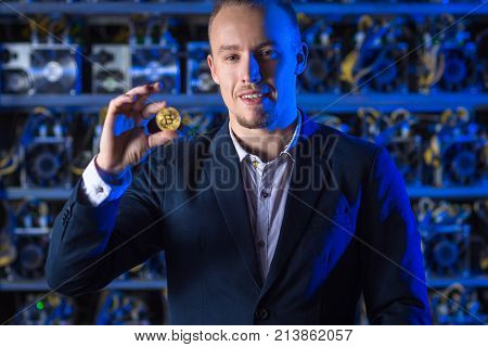 miner bitcoin cryptocurrency farm mining virtual money