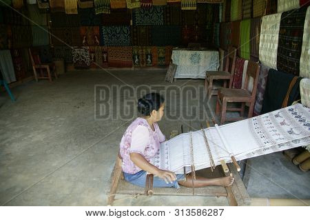 Cloth Weavers