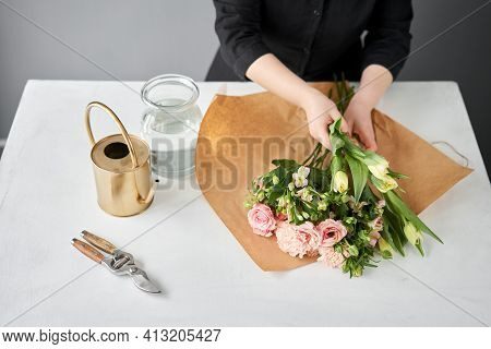 Bouquet 015. Step By Step Installation Of Flowers In A Vase. Flowers Bunch, Set For Home. Fresh Cut 