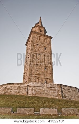 Torre de Hércules seis