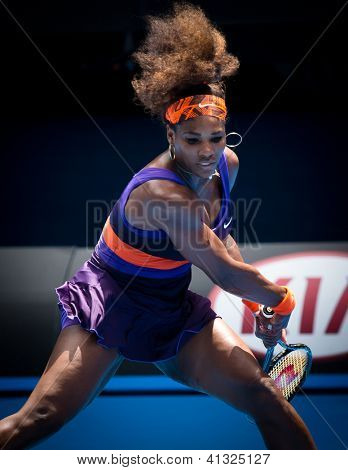 เมลเบิร์น - 17 มกราคม: Serena Williams ของสหรัฐอเมริกาในเธอชนะรอบสองผ่าน Garbine Muguruza ของ 