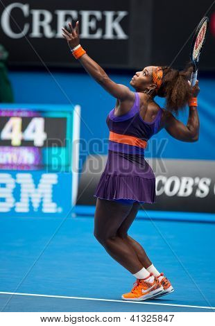 MELBOURNE - 17 gennaio: Serena Williams di USAin il suo secondo turno conquistare Garbine Muguruza di S