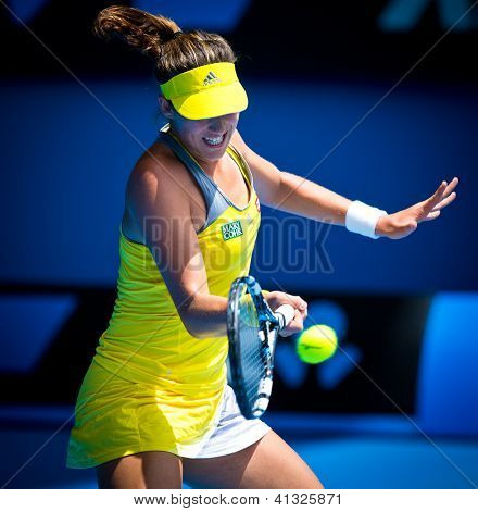 เมลเบิร์น - 17 มกราคม: Garbine Muguruza ของสเปนของเธอสูญเสียรอบสองกับ Serena Williams ของ