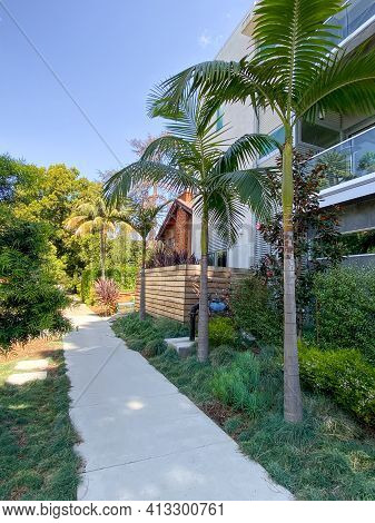 Modern Apartment Building Front Sid Eand Entrance In Hillcrest Neighborhood In San Diego, California