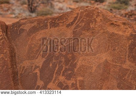 Prehistoric Bushman Engravings At Twyfelfontein - Plate With Rock Paintings From Animals And Symbols