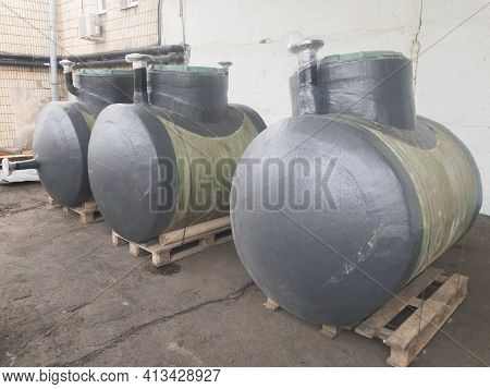 Green Horizontal Fiberglass Containers