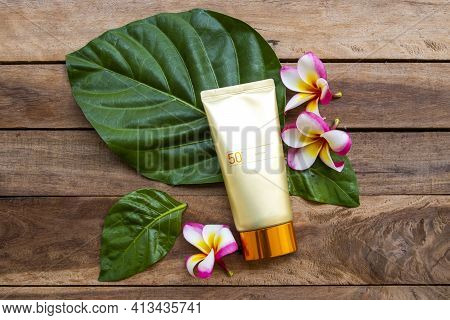 Natural Cosmetics Sunscreen Spf50 Health Care For Skin Face With Flowers Frangipani ,leaf Of Lifesty