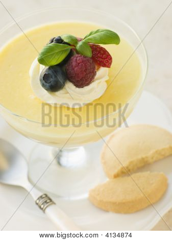 Posset de limão com biscoitos Shortbread