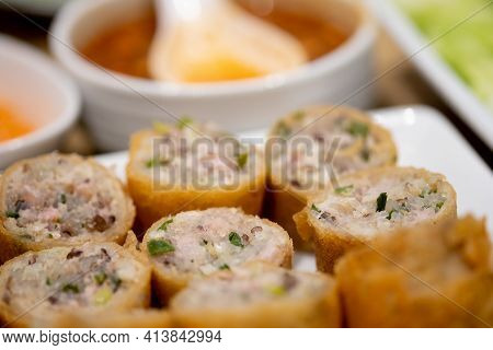 Deep Fried Spring Rolls, Por Pieer Tod Or Fried Spring Rolls (thai Spring Roll) Snacks And Snacks Th