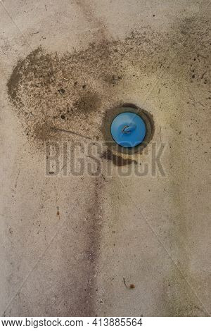 Street Lighting. The Old Cast-iron Tub Is All Ruined And Covered In Rust. Enamel Peeled Off