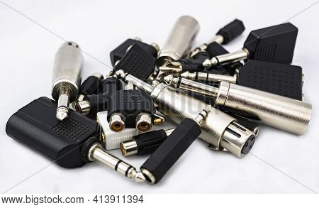 Audio Connectors Type Jack, Mini Jack, Rca, Mono, Stereo, Xlr, Converters And Signal Duplicator