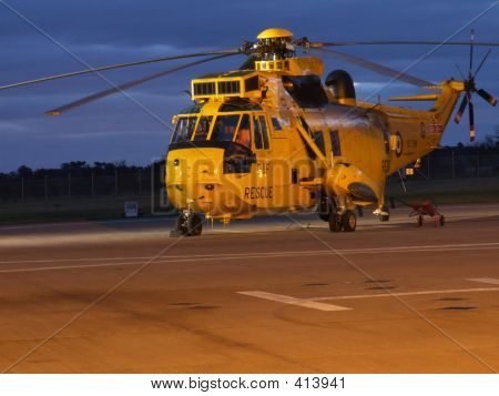 Ein Raf Seaking Such- und Rettungshubschrauber