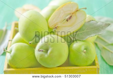 green apple