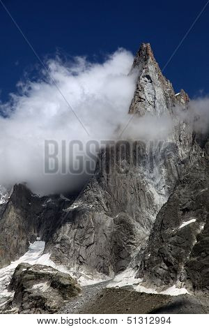 View On Les Dru