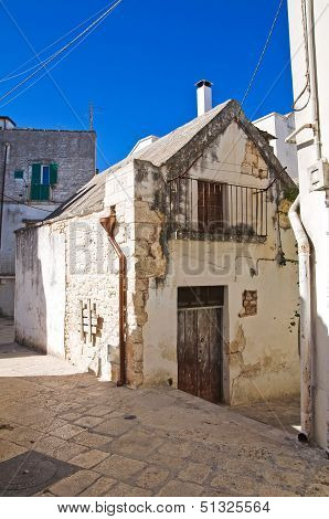 Alleyway in Noci. Puglia, Italy.
