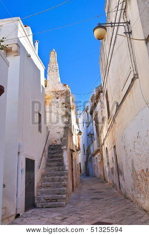 Alleyway in Noci. Puglia, Italy.